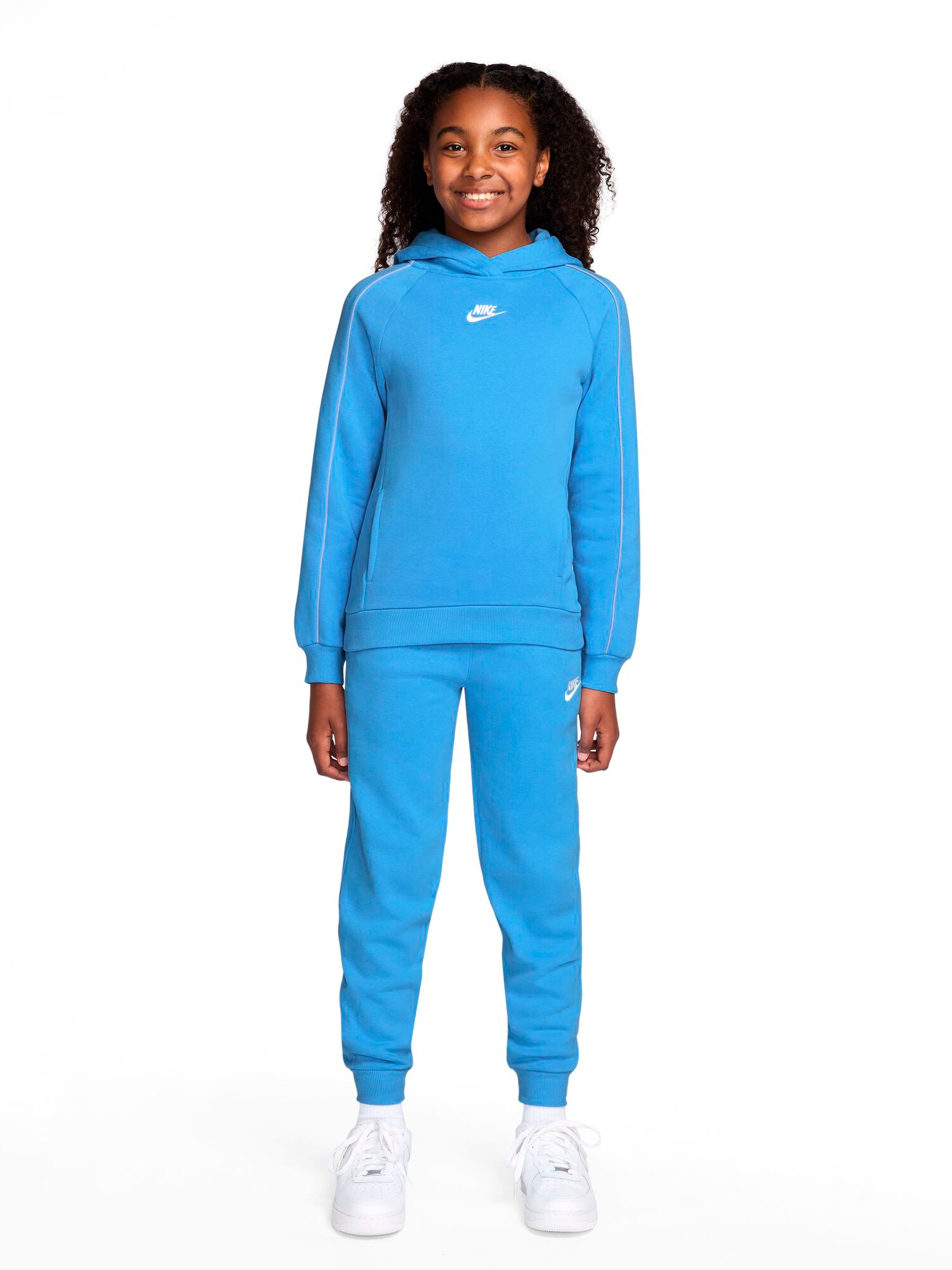 
NIKE, 
NIKE SPORTSWEAR CLUB FLEECE BIG KID, 
Detail 1
