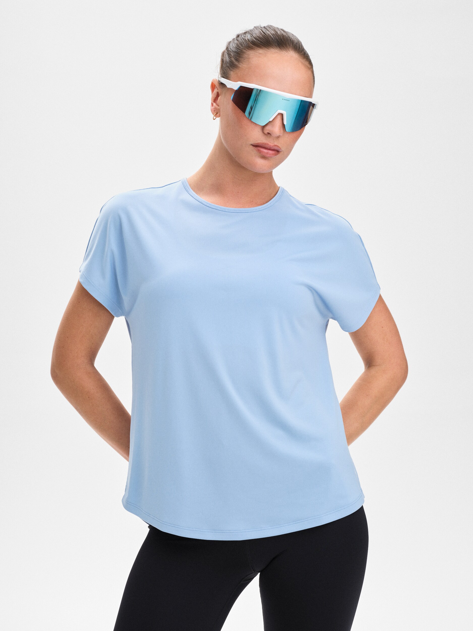 
SOC, 
W Core Tee, 
Detail 1
