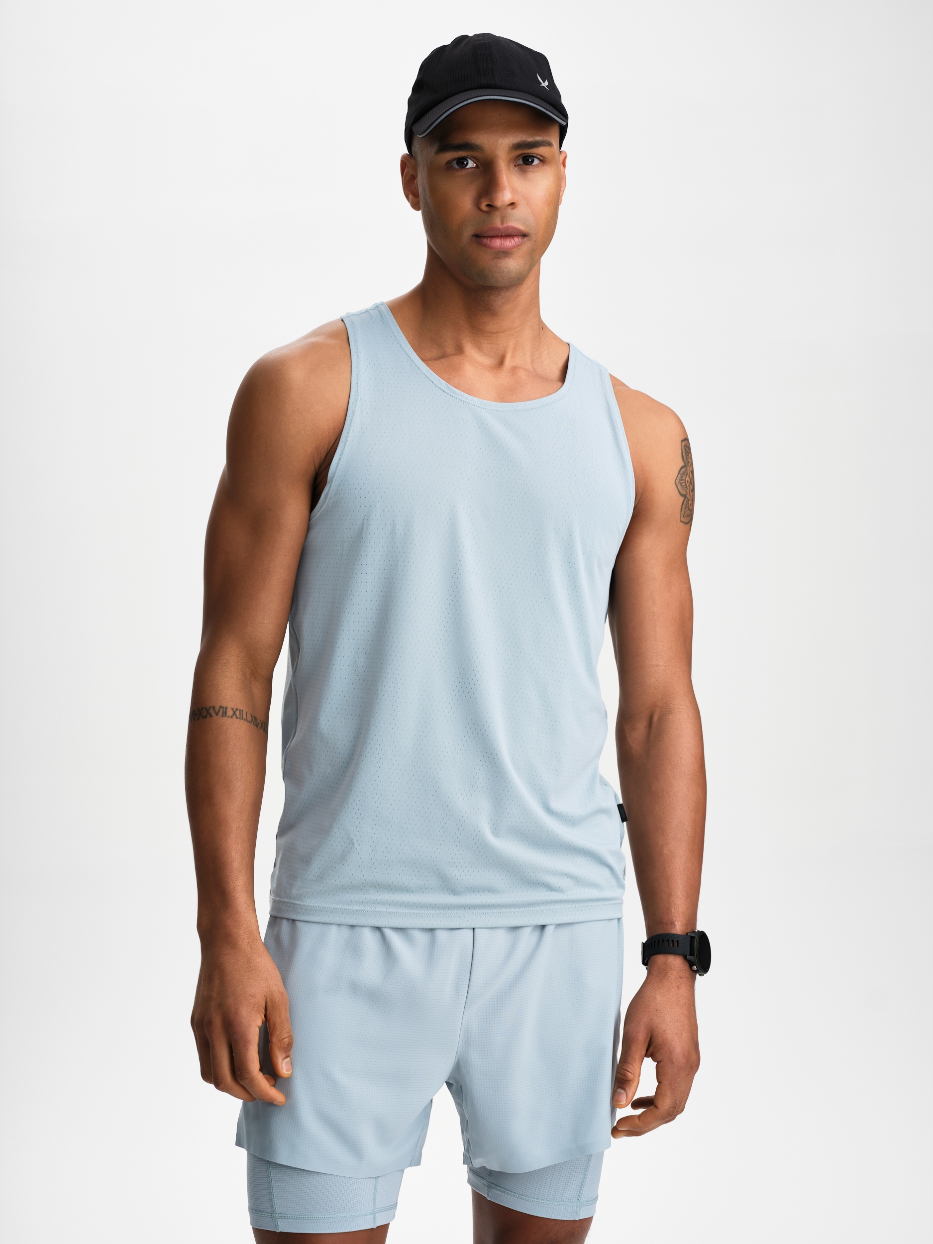 
SOC, 
M RUN AIRY SINGLET, 
Detail 1
