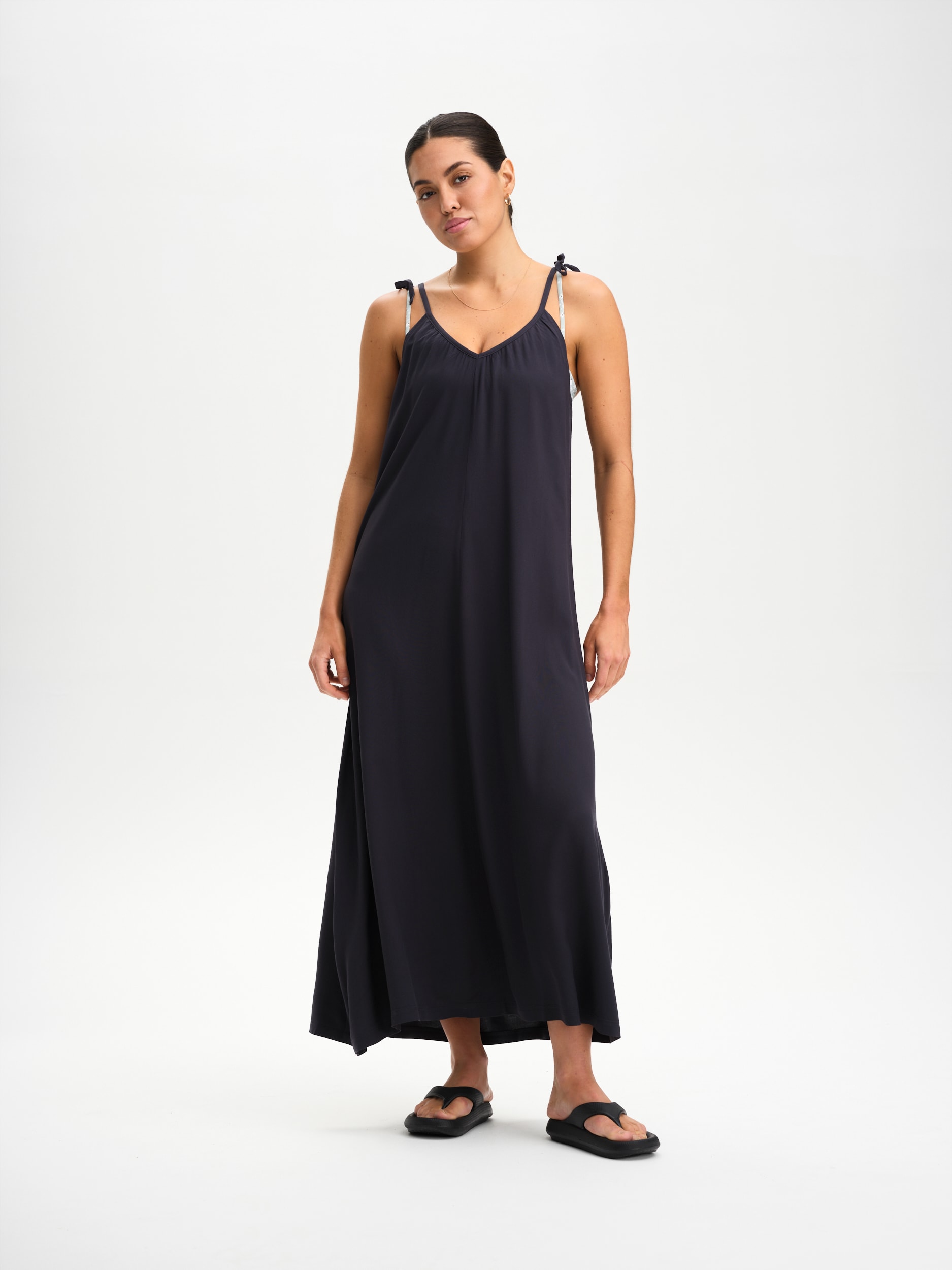 
SOC, 
W BEACH DAY DRESS, 
Detail 1
