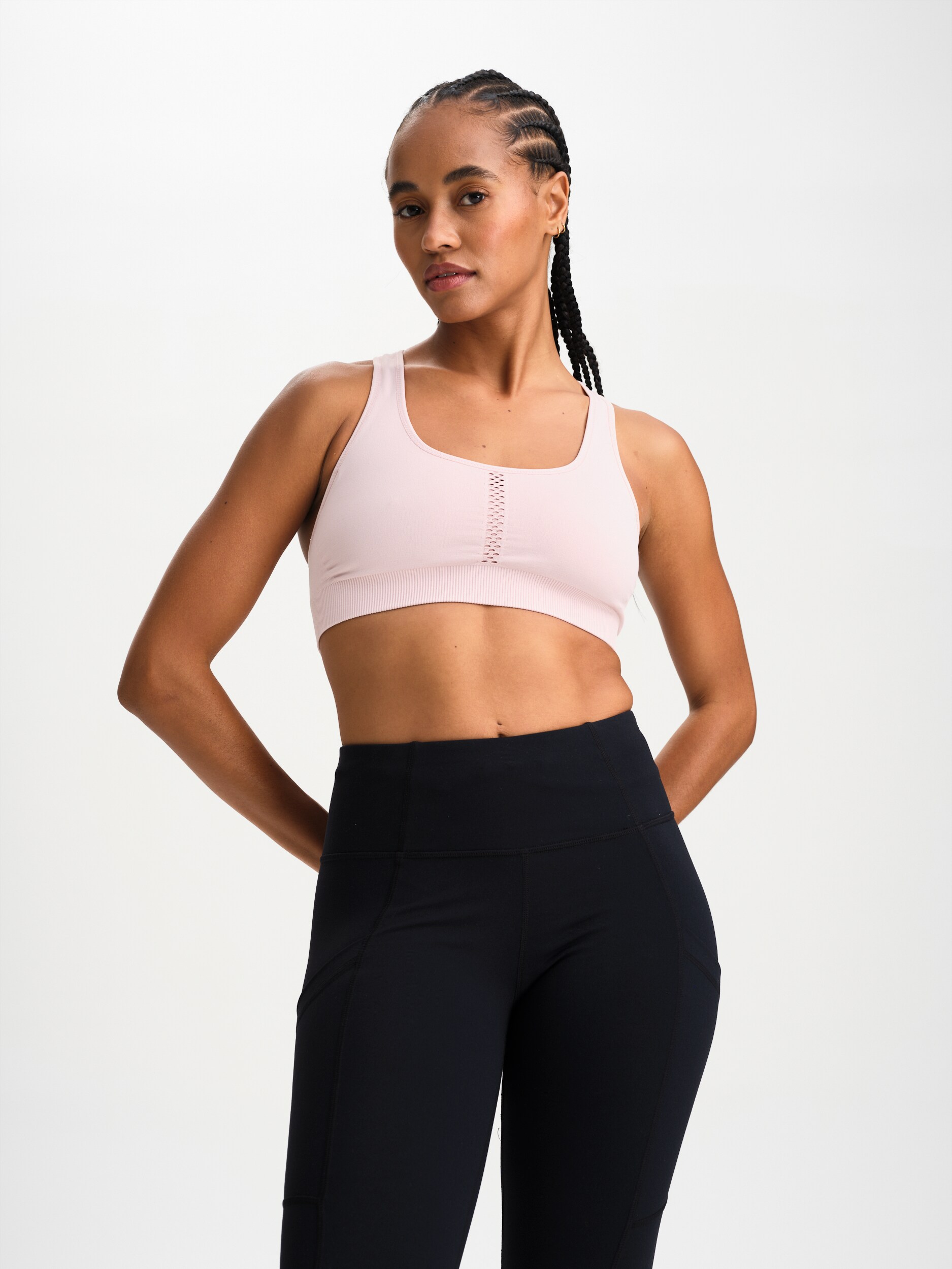 
SOC, 
W Medium Active Bra 2, 
Detail 1
