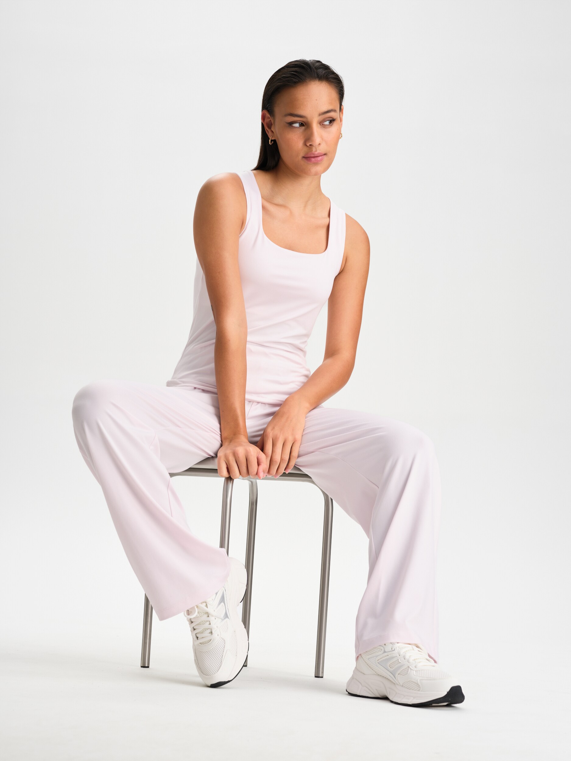 SOC, W Soft Square Singlet