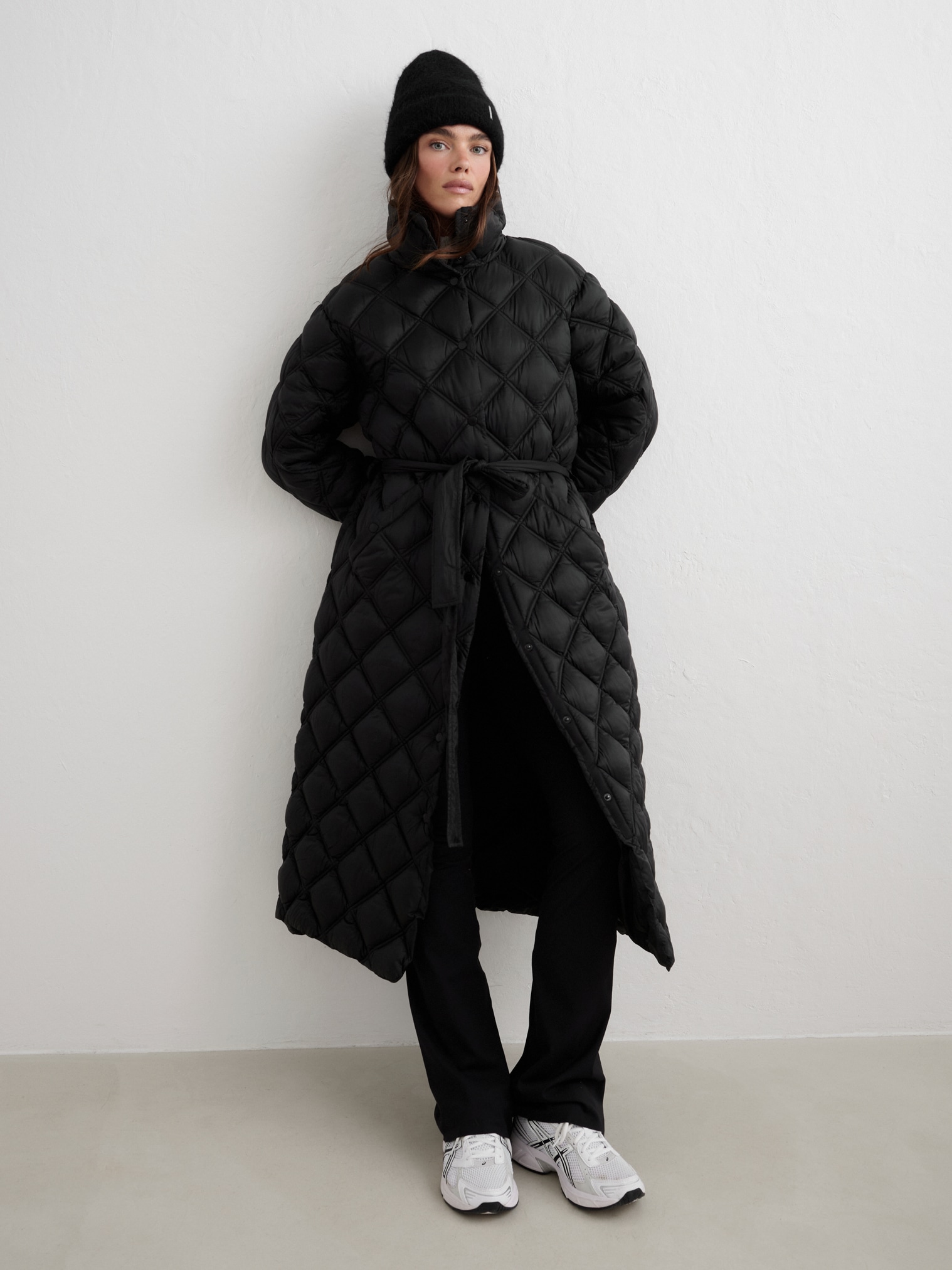 
AIM&acute;N, 
QUILTED COAT, 
Detail 1
