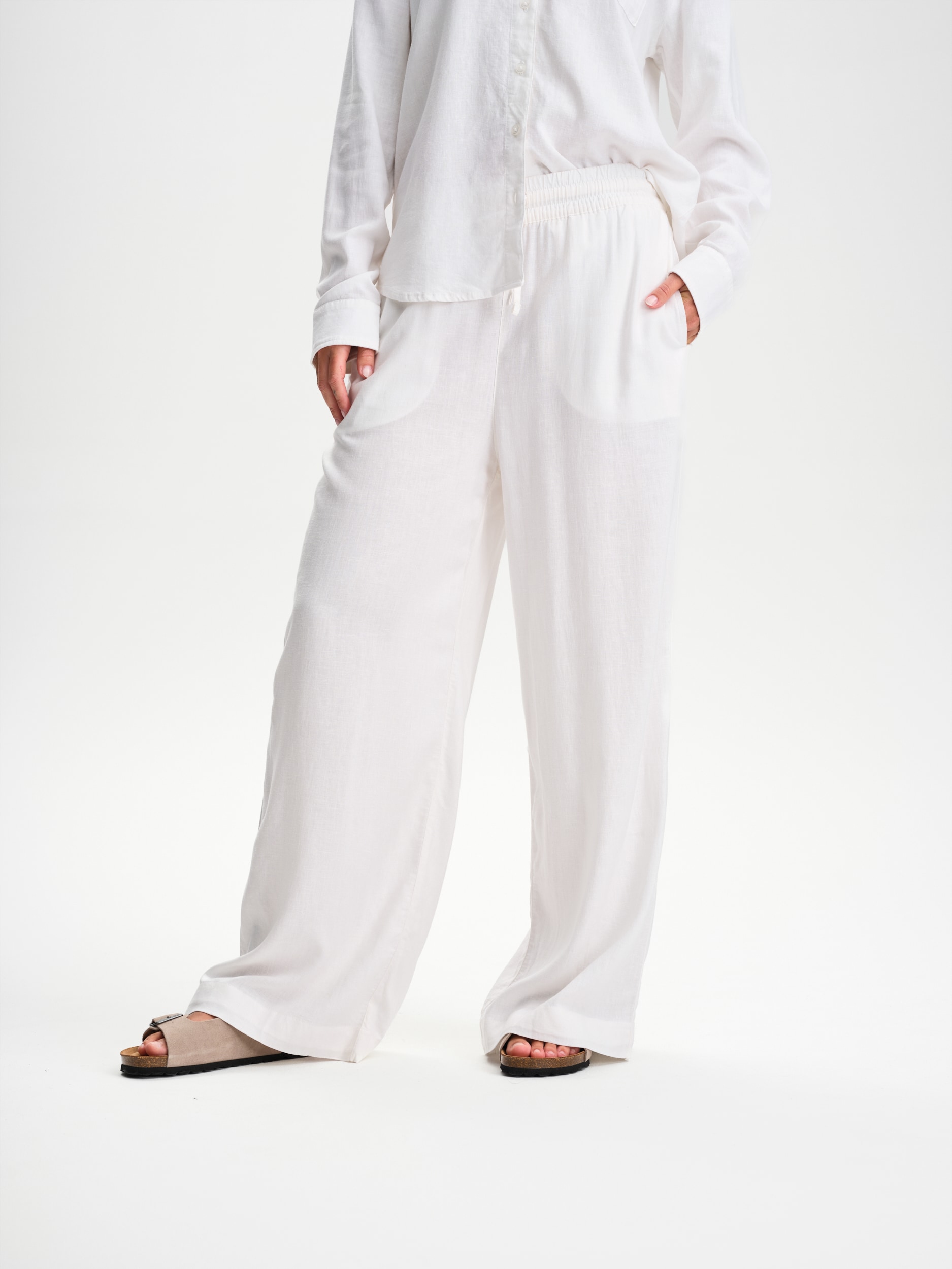 
RACE MARINE, 
W SEA SIDE LINEN PANT, 
Detail 1
