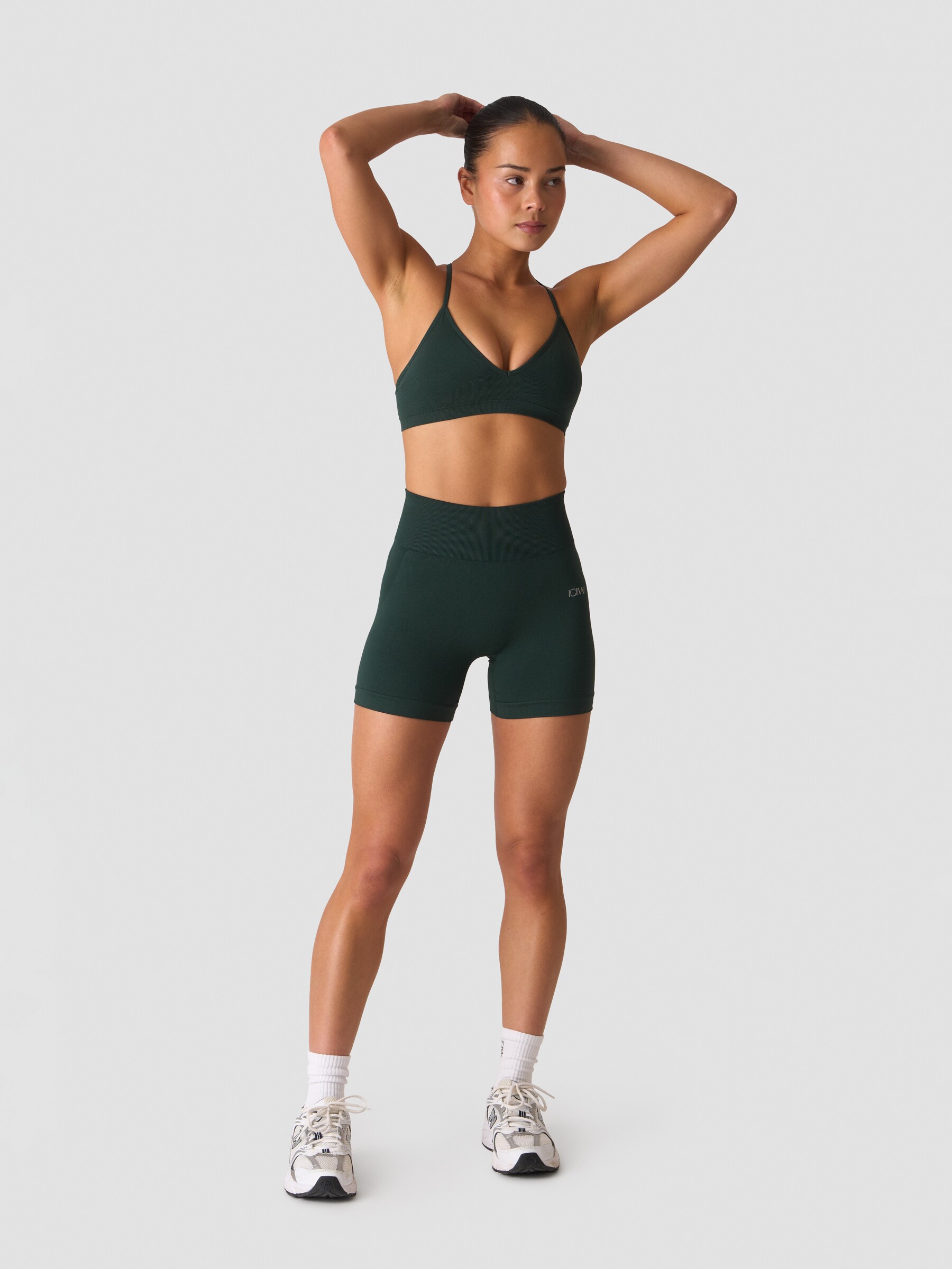 ICANIWILL, SMOOTH SEAMLESS MIDI SHORTS W
