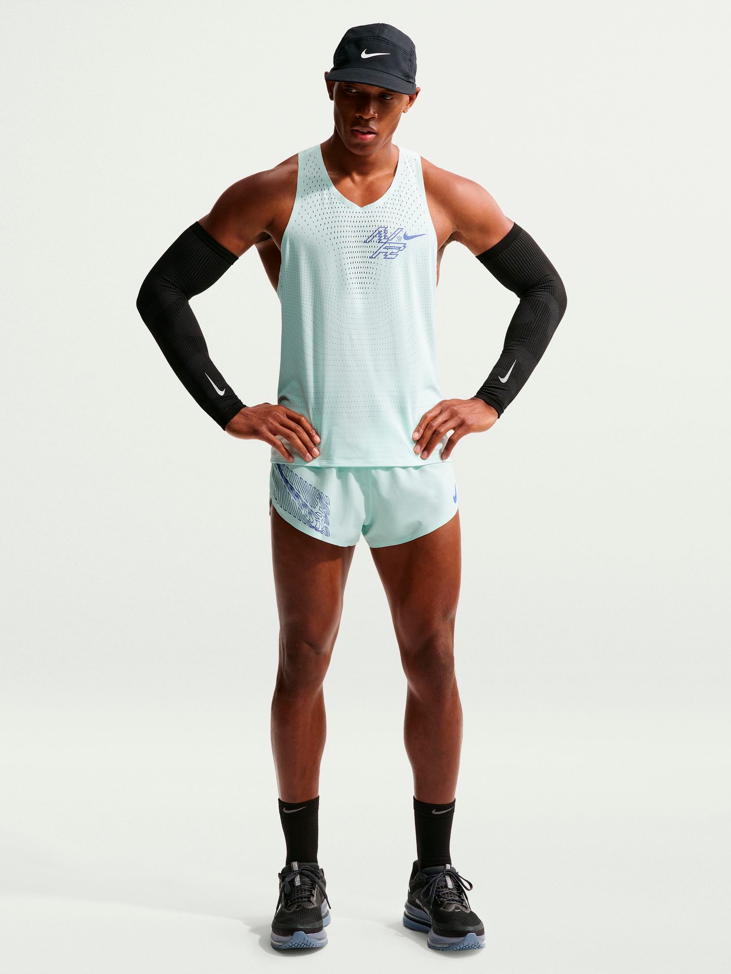 
NIKE, 
M NK DFADV AEROSWIFT GFX SNGLT, 
Detail 1
