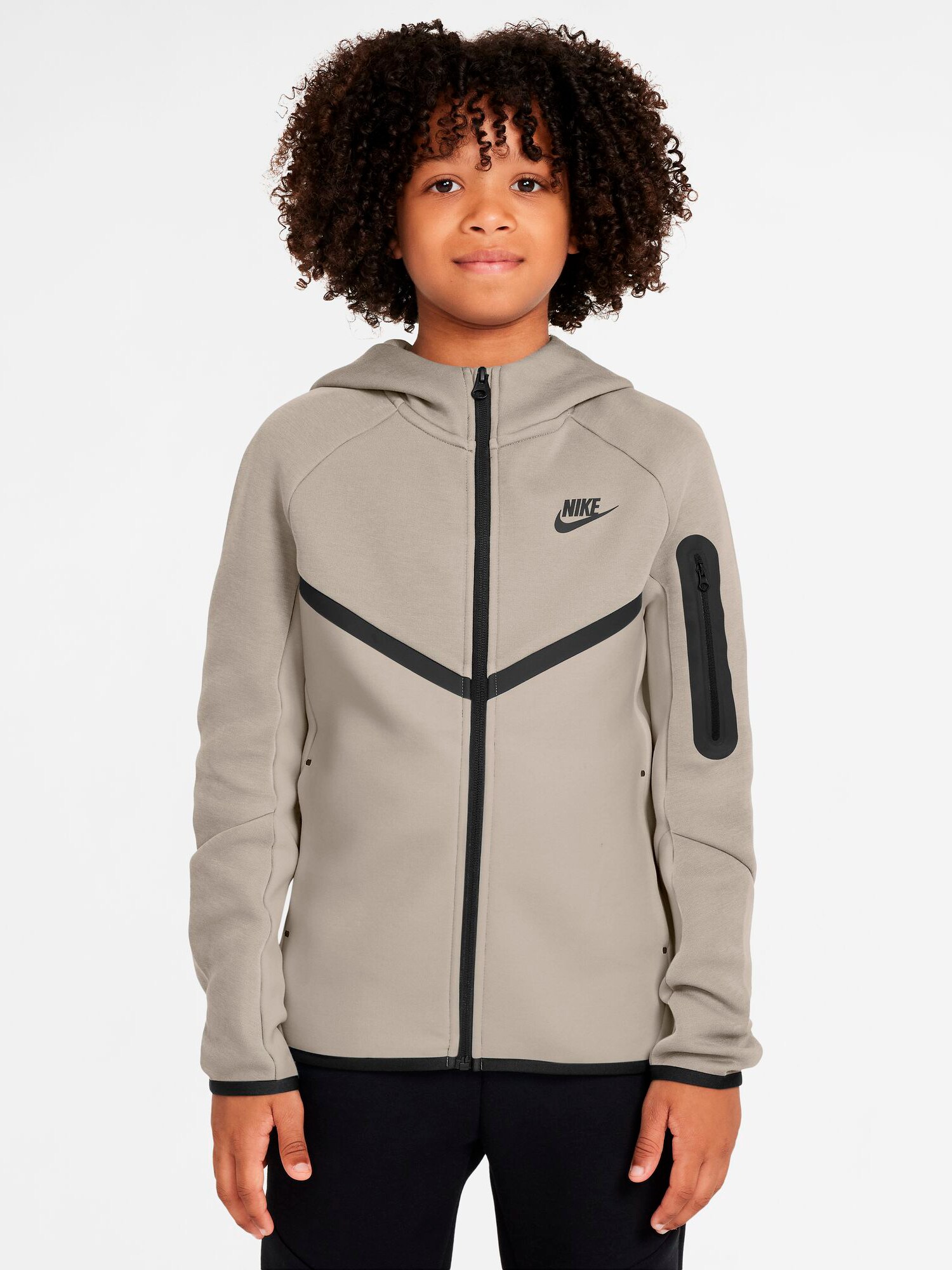 
NIKE, 
J Nsw Tch Flc Fz - Pd, 
Detail 1
