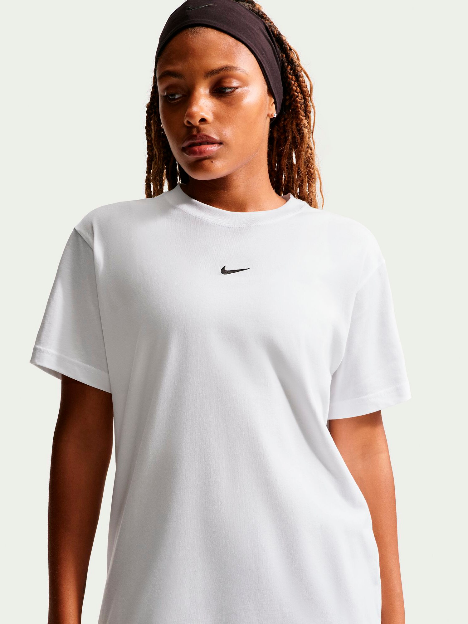 
NIKE, 
W NSW CLASSIC SS TEE (CONSUMER FACI, 
Detail 1

