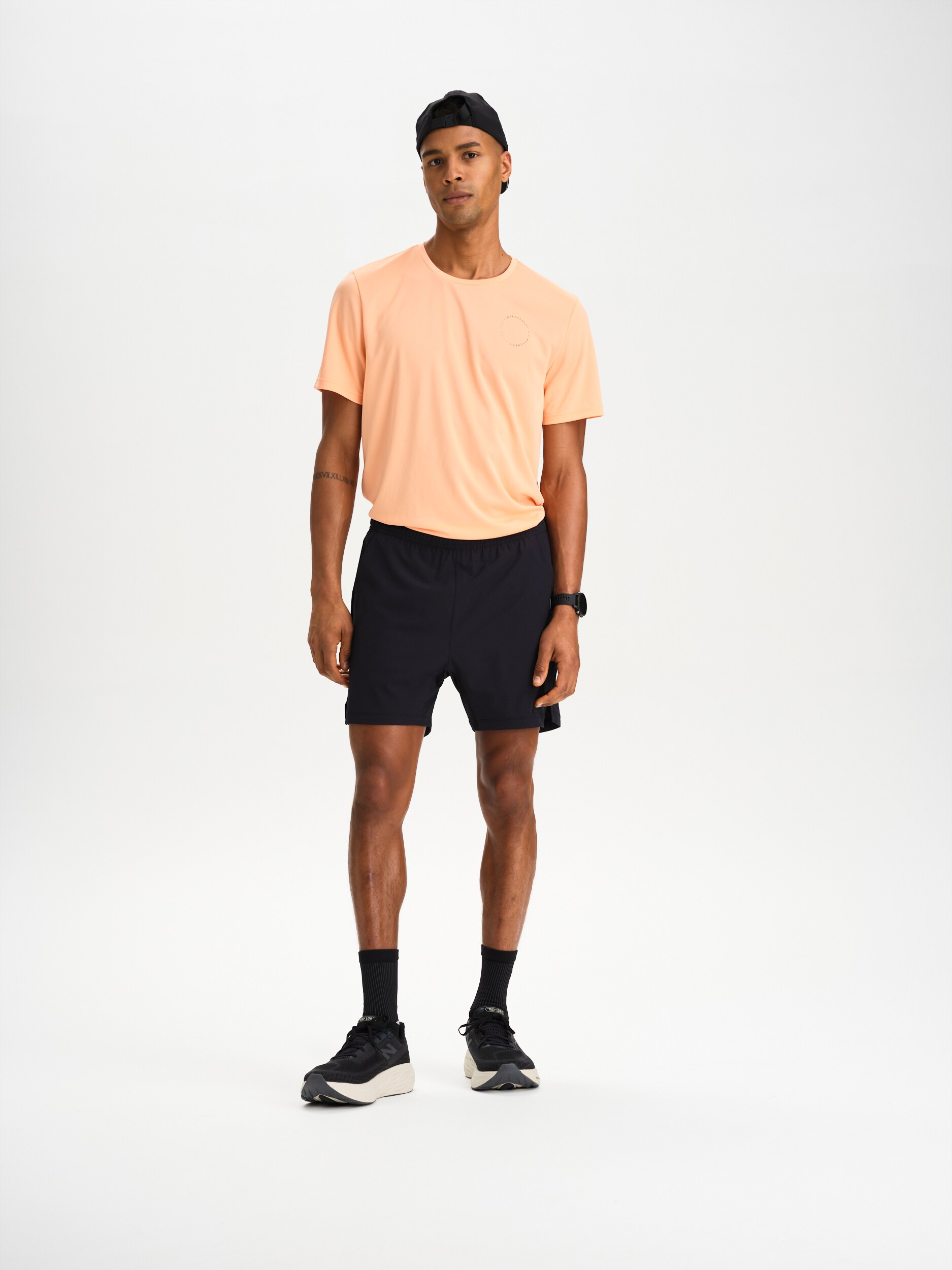 SOC, M RUN GRAPHIC MESH TEE