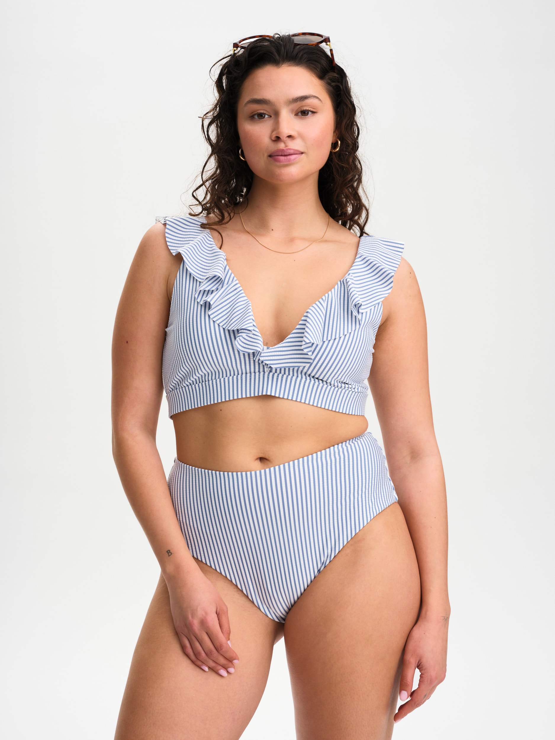 
RACE MARINE, 
W Anthea Flounced Top, 
Detail 1
