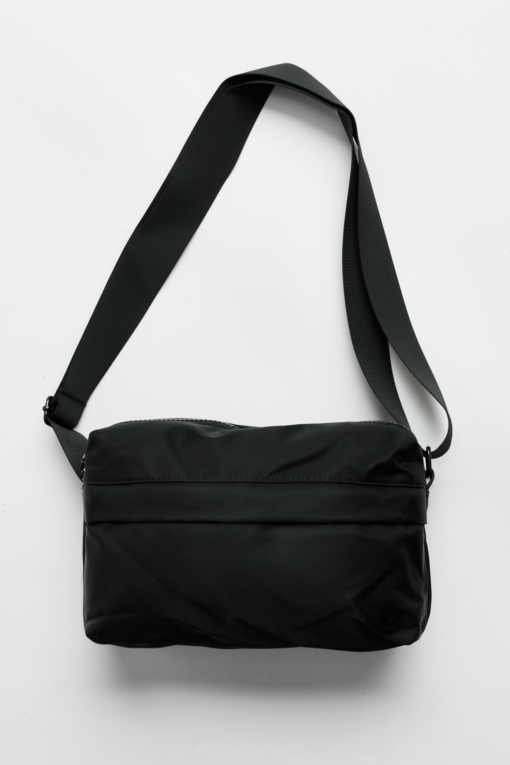 
SOC, 
ACTIVE CROSSOVER BAG, 
Detail 1
