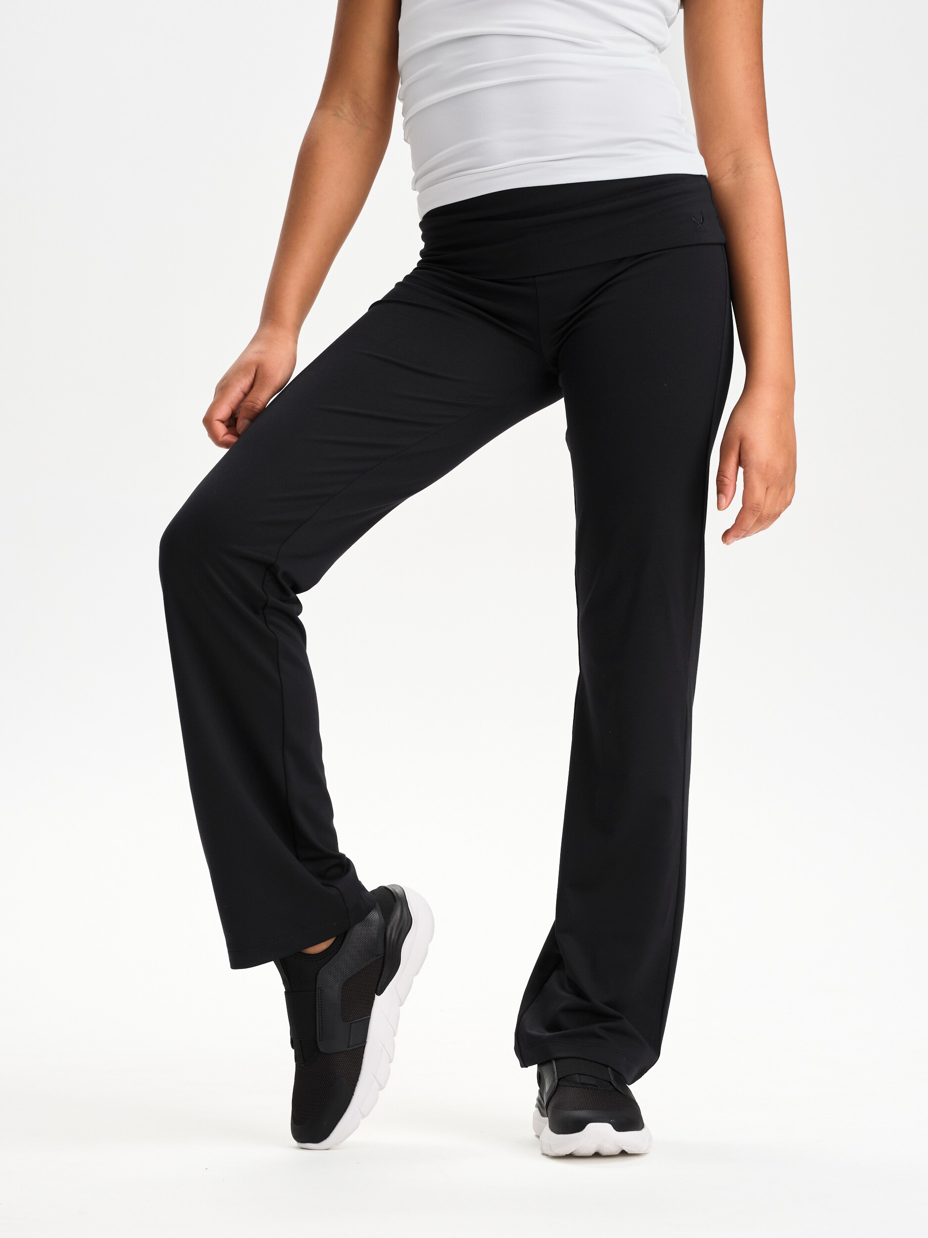 
SOC, 
J Soft Fold Flare Pant, 
Detail 1
