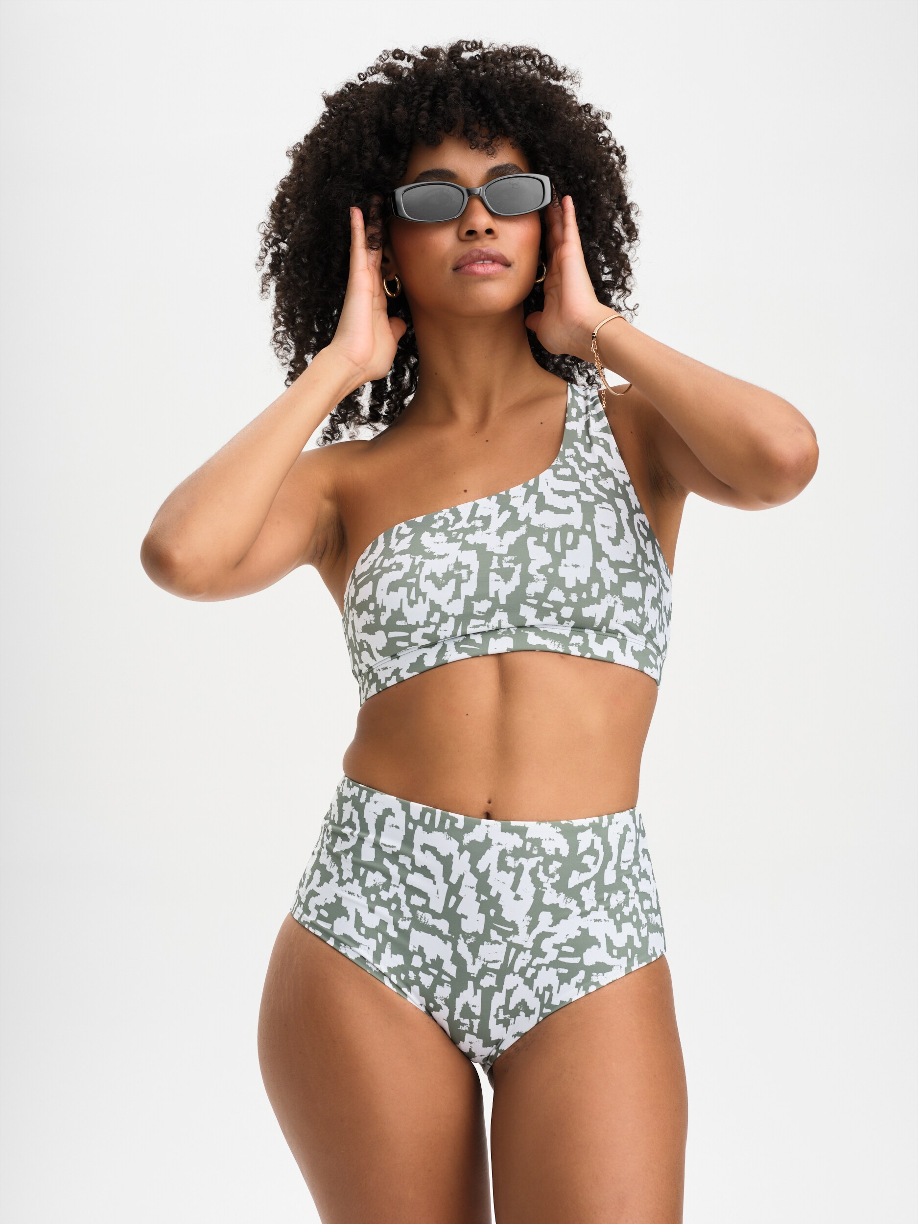 
SOC, 
W Beach High Brief, 
Detail 1
