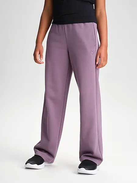 402544104101 SOC J Core Straight Pant 402544104101 SOC J Core Straight Pant Model01 Detail