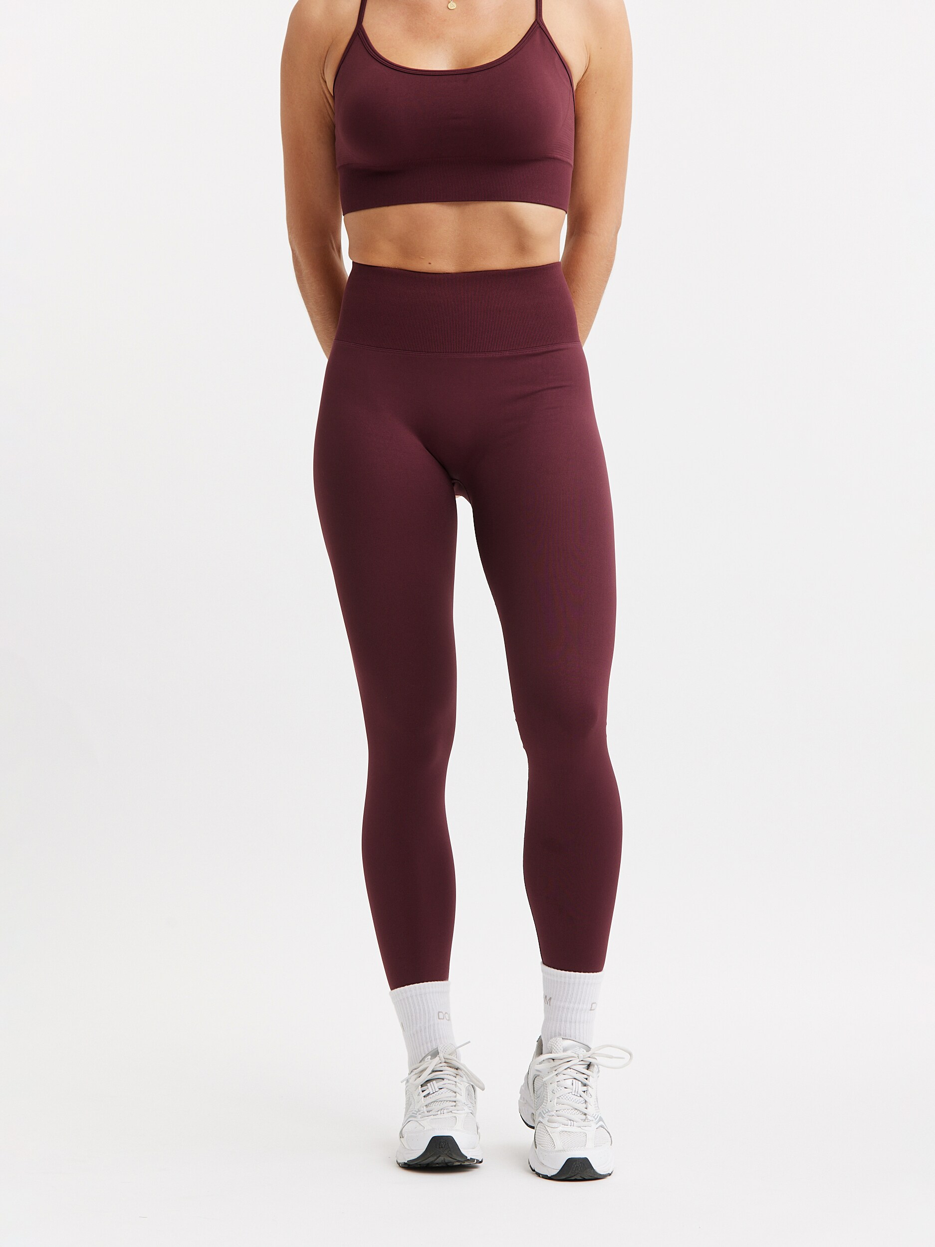 
DROP OF MINDFULNESS, 
Signature Seamless Tights, 
Detail 1
