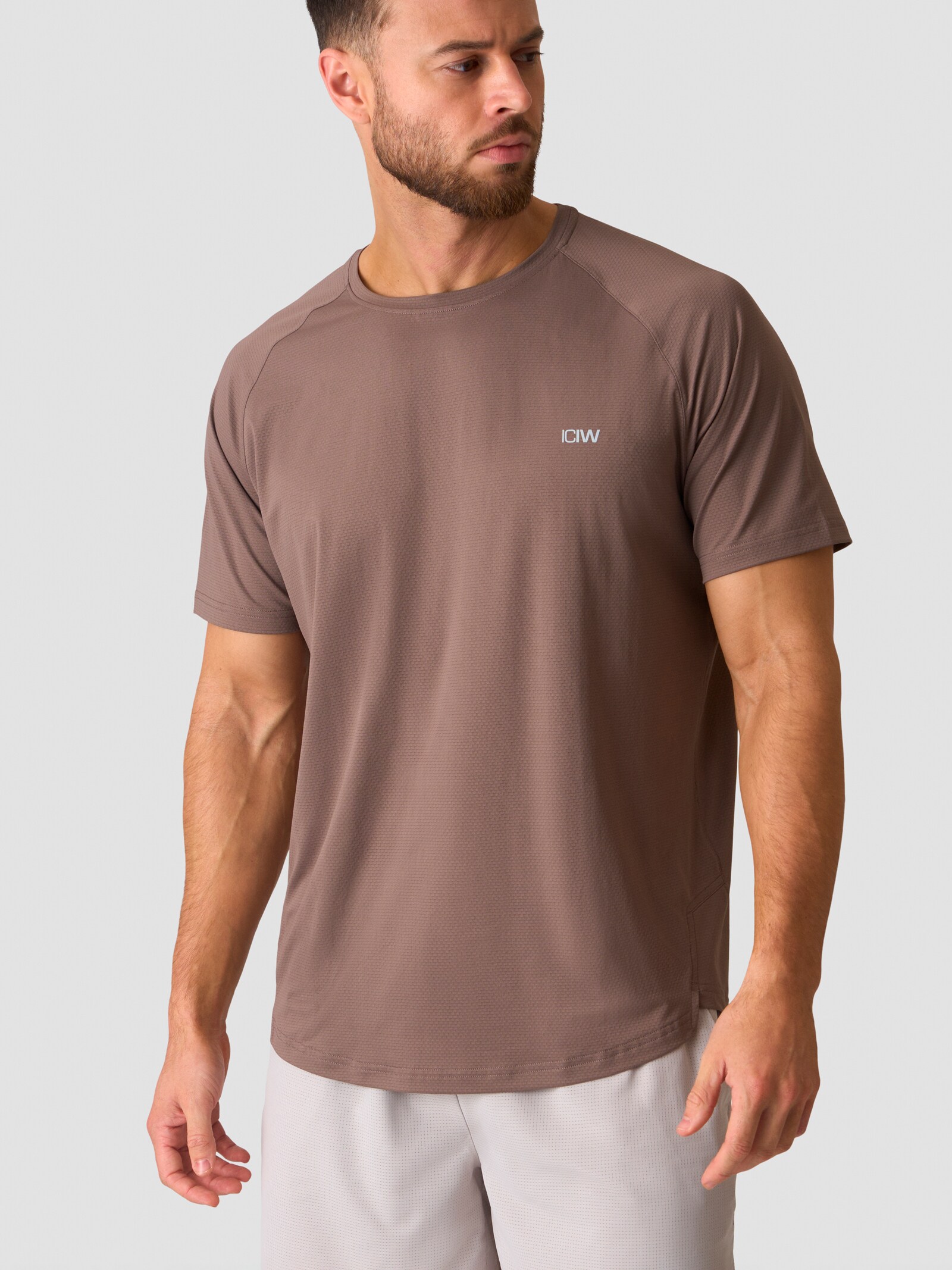 
ICANIWILL, 
M Stride Raglan Tee, 
Detail 1
