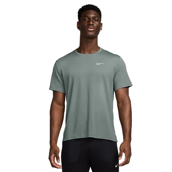 380238126101 NIKE M Nike Dri-Fit Uv Mi 380238126101 NIKE M Nike Dri-Fit Uv Mi Model01 Detail