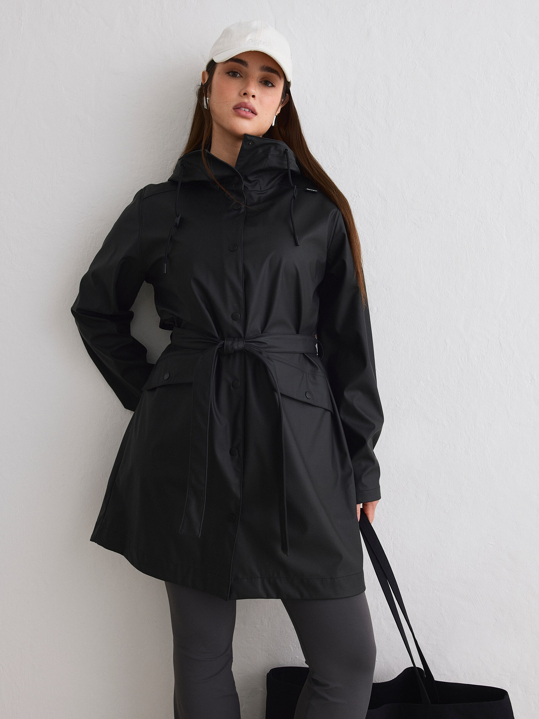 
AIM&acute;N, 
RAIN JACKET, 
Detail 1
