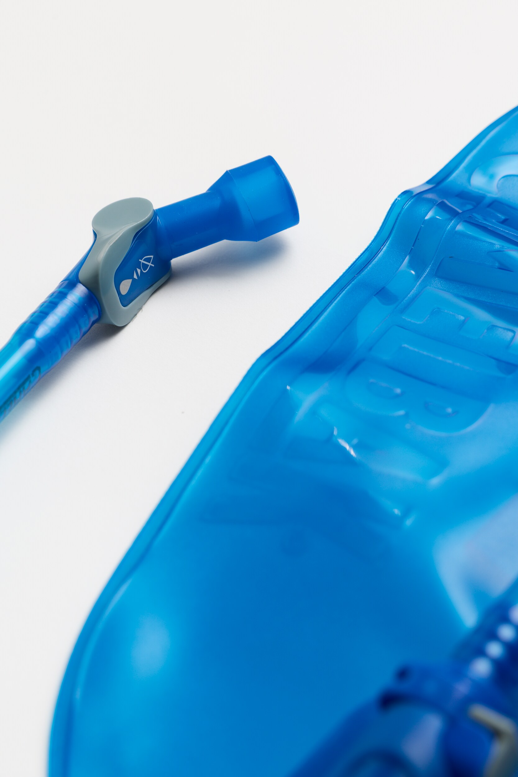 CAMELBAK, CRUX RESERVOIR 2L