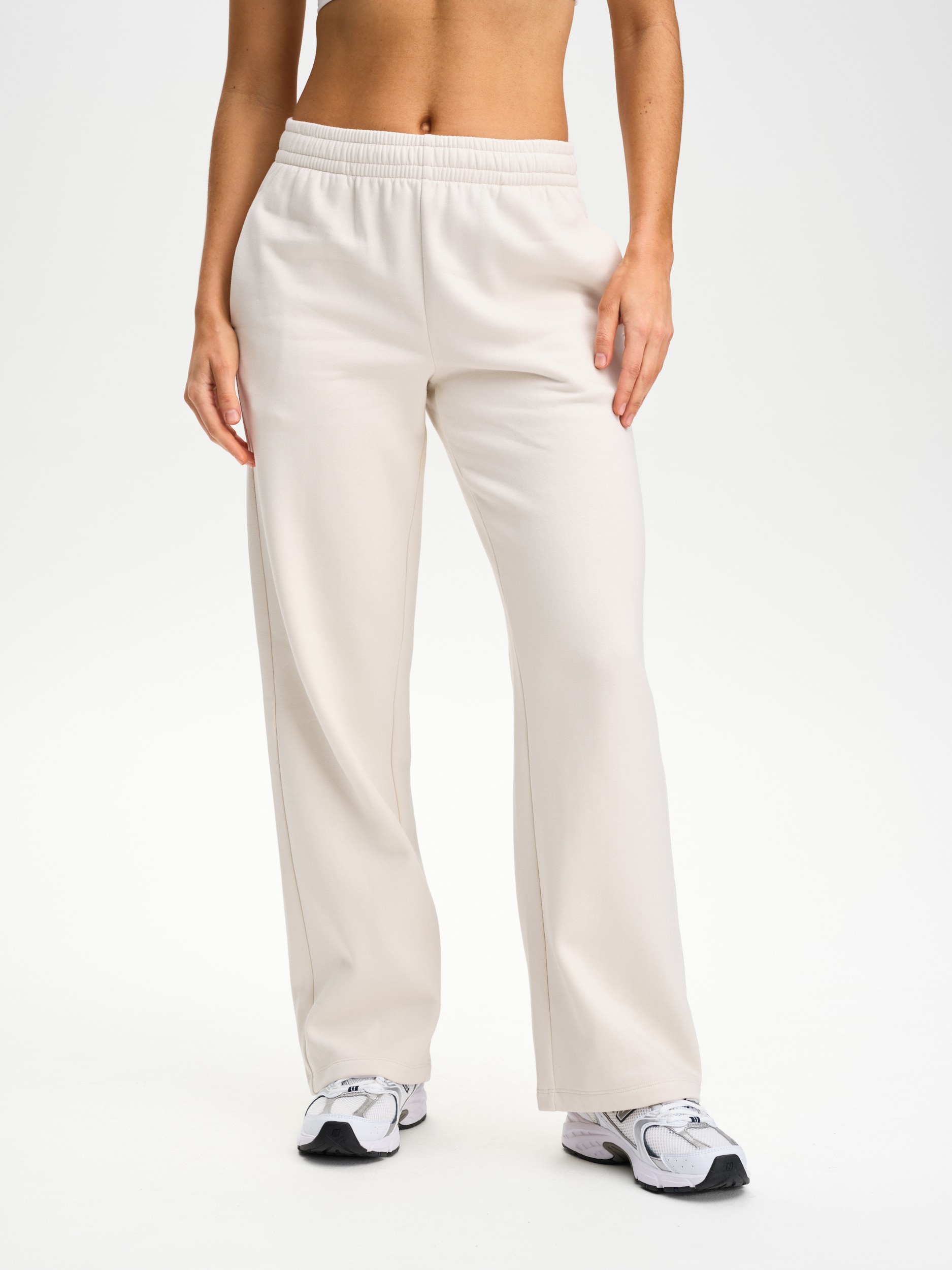 
SOC, 
W Core Straight Pant, 
Detail 1
