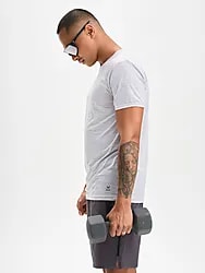 M Tech Tee Re - LIGHT GREY MELANGE Model01 Small1x1