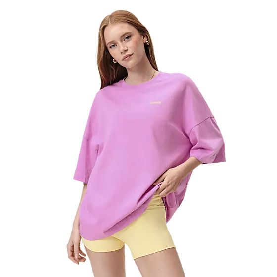 404019101101 STRONGER W Oversize Cotton Tee 404019101101 STRONGER W Oversize Cotton Tee Model01 Detail