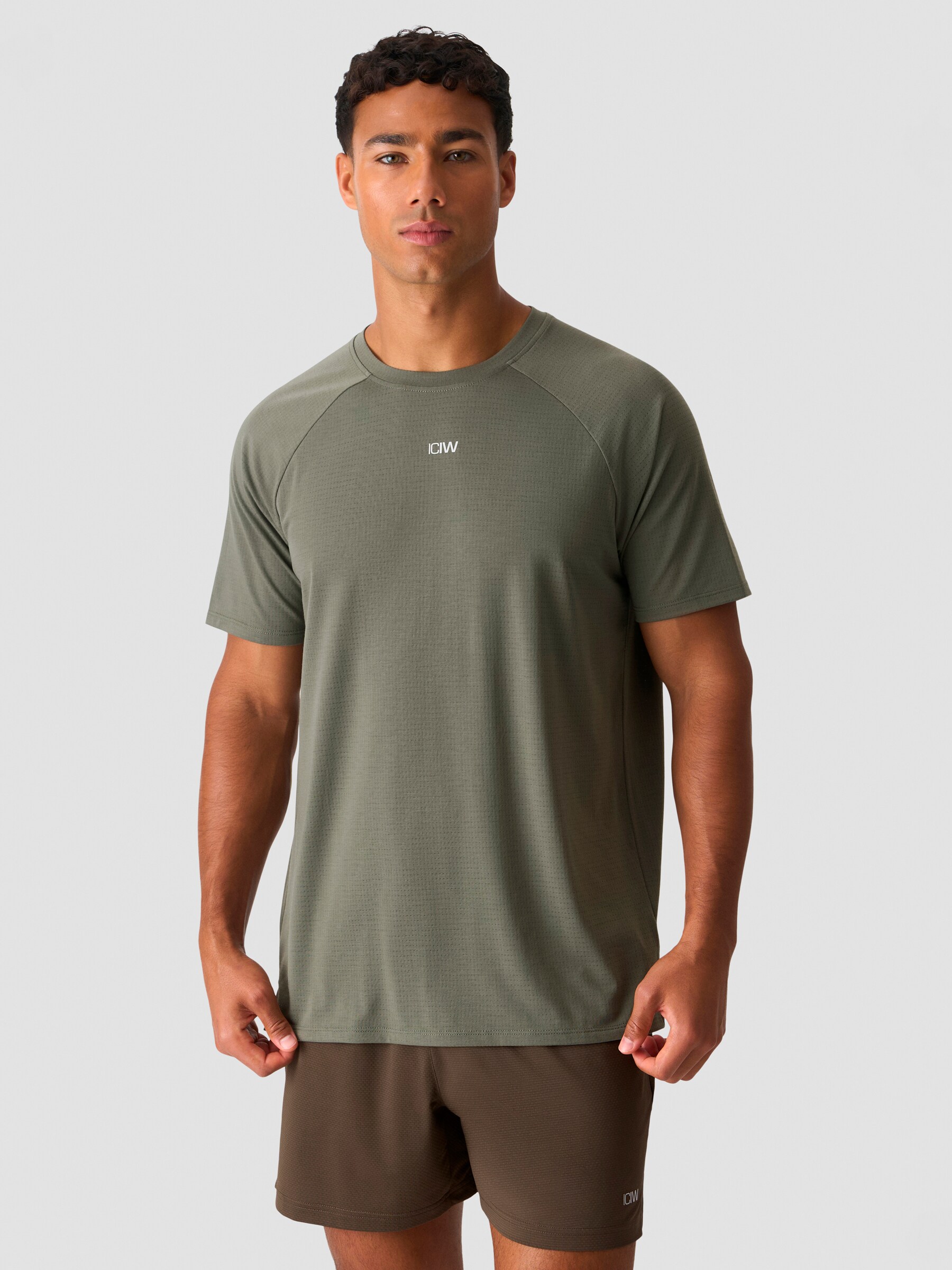 
ICANIWILL, 
M STRIDE RAGLAN TEE DRI-RELEASE, 
Detail 1
