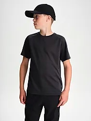 J Strength Tee - BLACK Model01 Small1x1