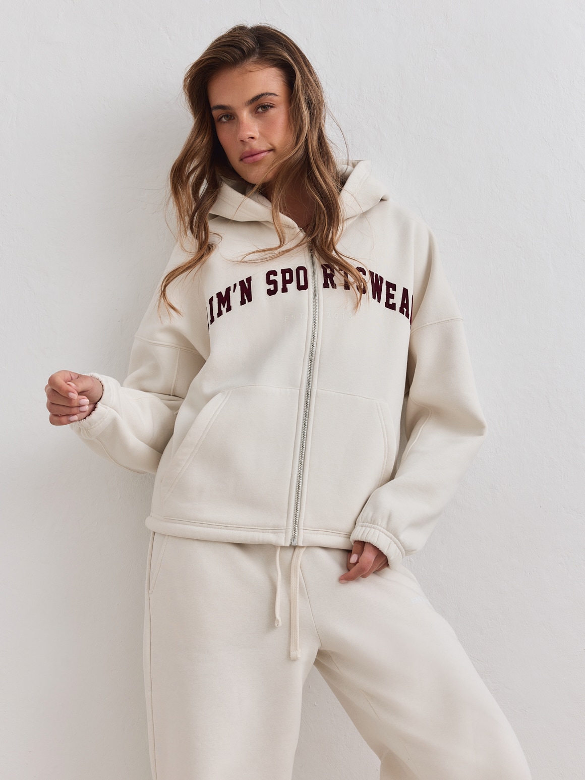 
AIM&acute;N, 
W VARSITY SWEAT ZIP HOOD, 
Detail 1
