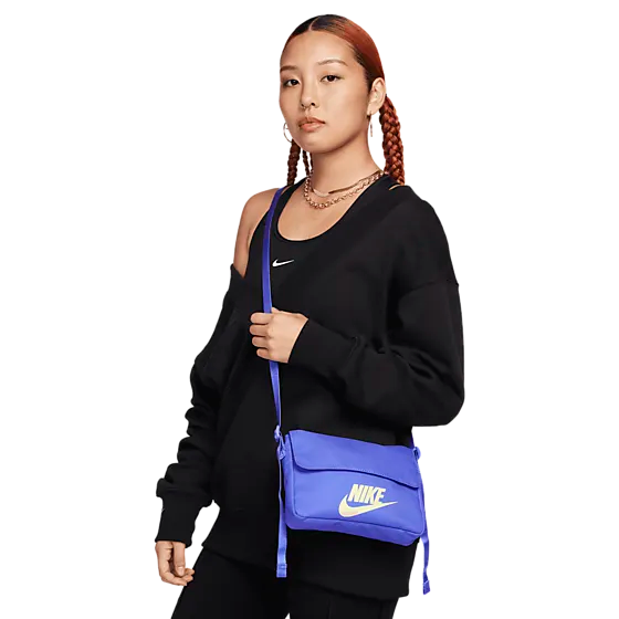 706865102101 NIKE  Sportswear Wo W 706865102101 NIKE Sportswear Wo W  Model01 Detail