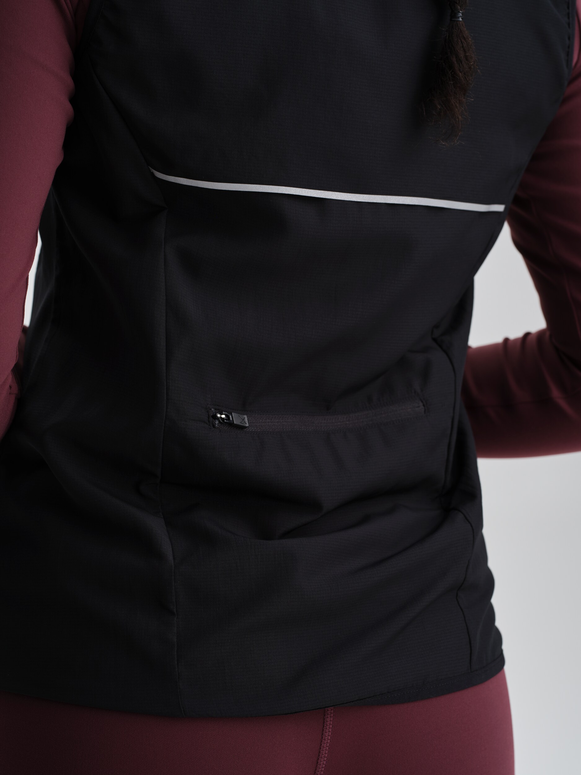 SOC, W Run Wind Vest