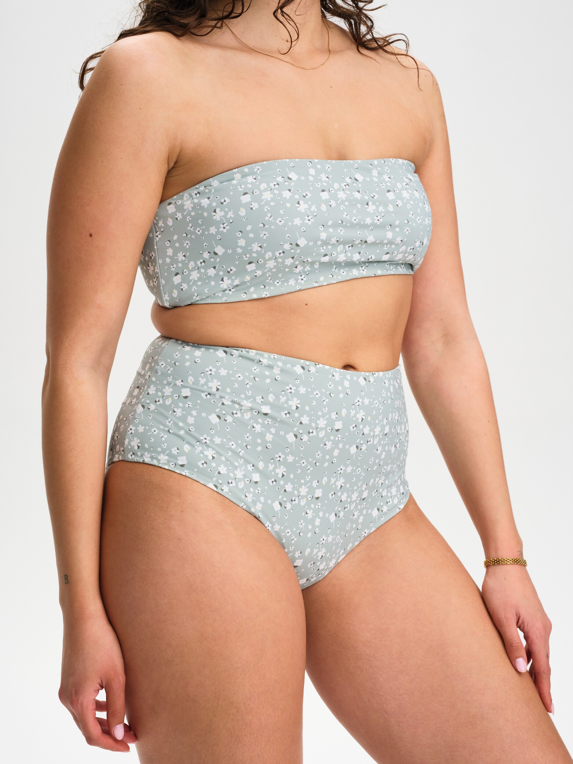 SOC, W Beach High Brief