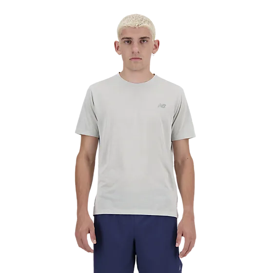 392419107102 NEW BALANCE M Athletics Run T-Shirt 392419107102 NEW BALANCE M Athletics Run T-Shirt Model01 Detail