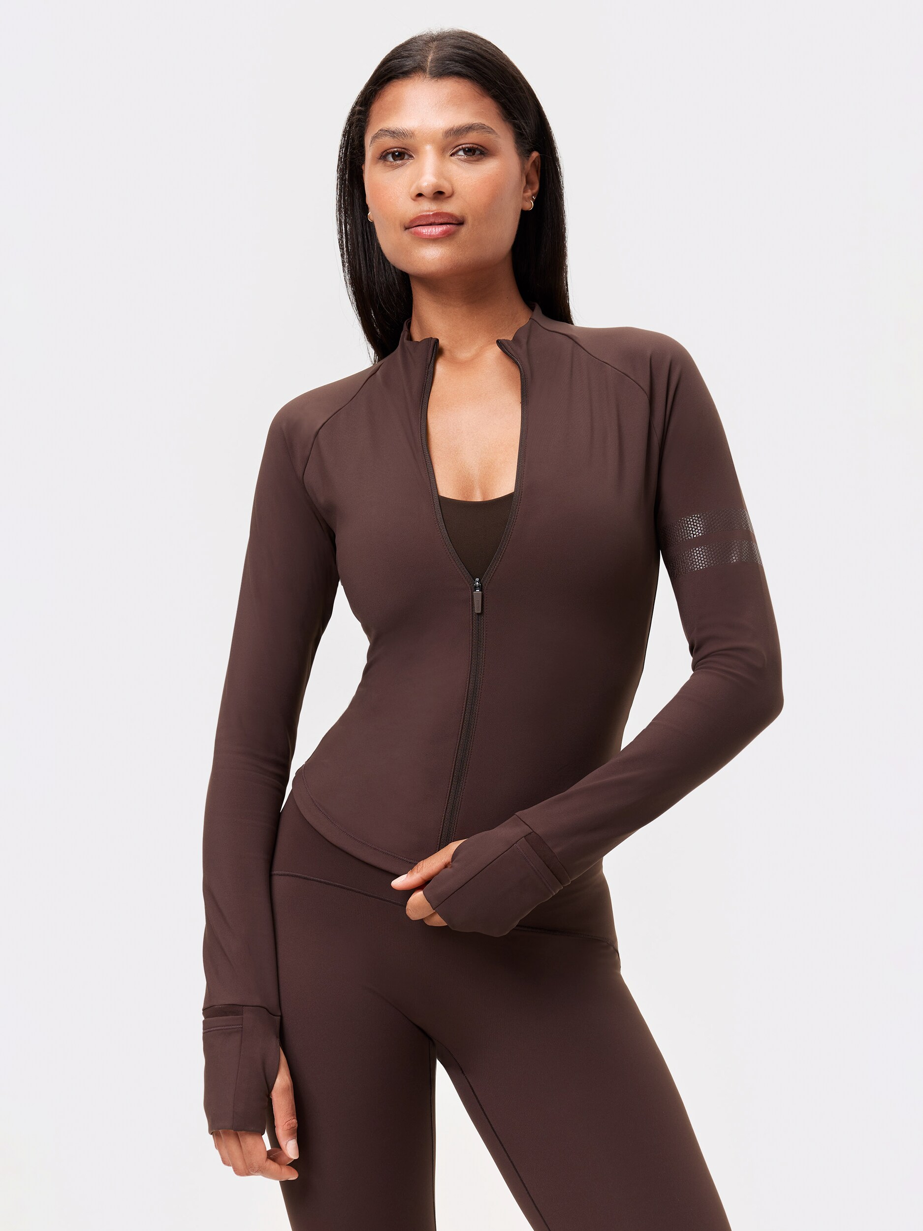 
STRONGER, 
Thermal Jacket, 
Detail 1
