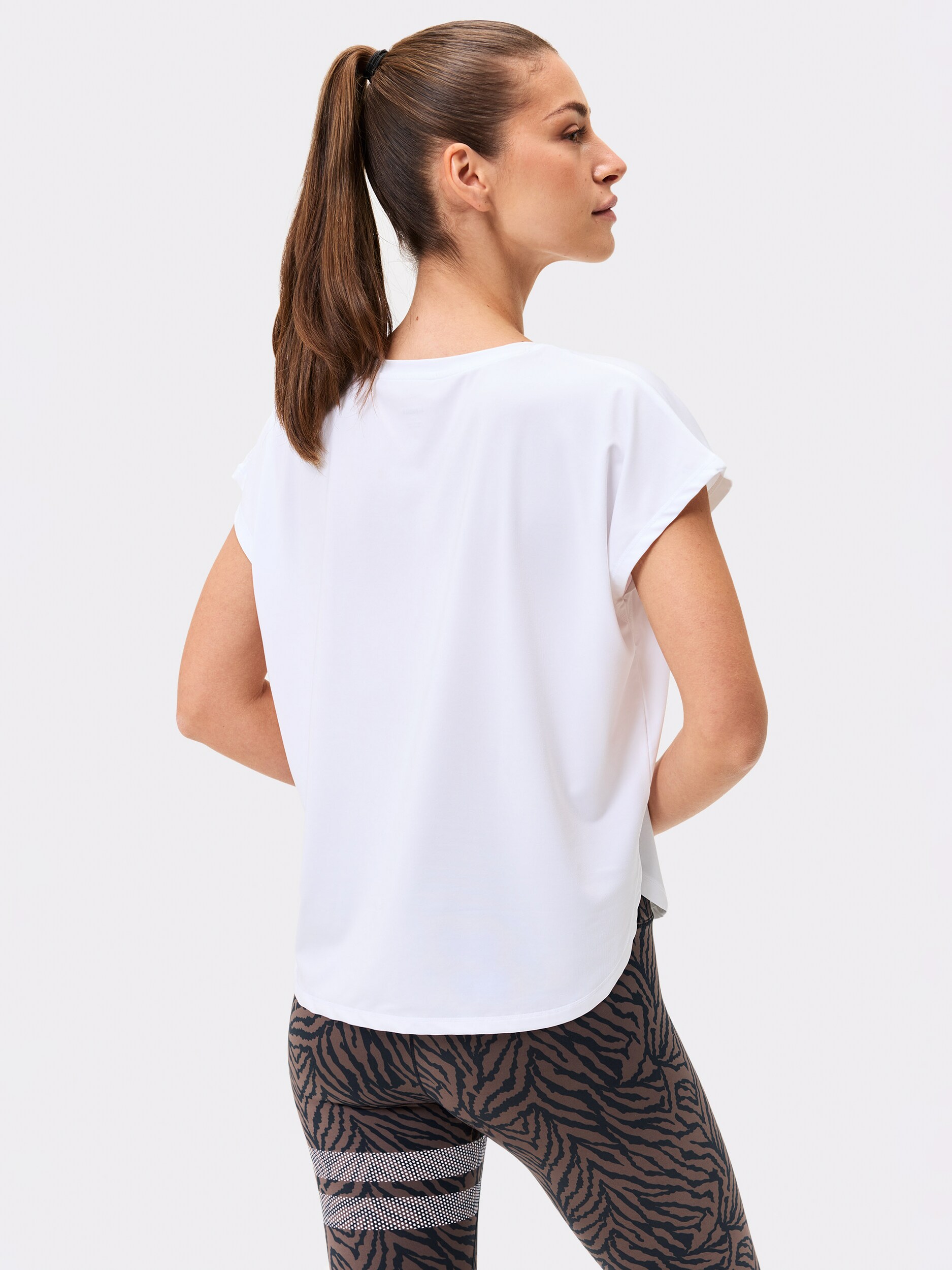 STRONGER, Drop T-shirt